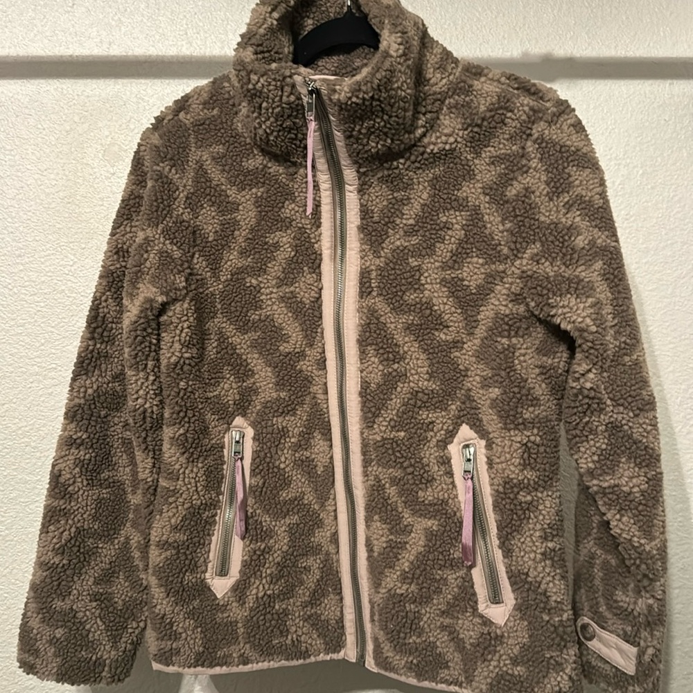 NWT Patagonia Divided Sky Fleece